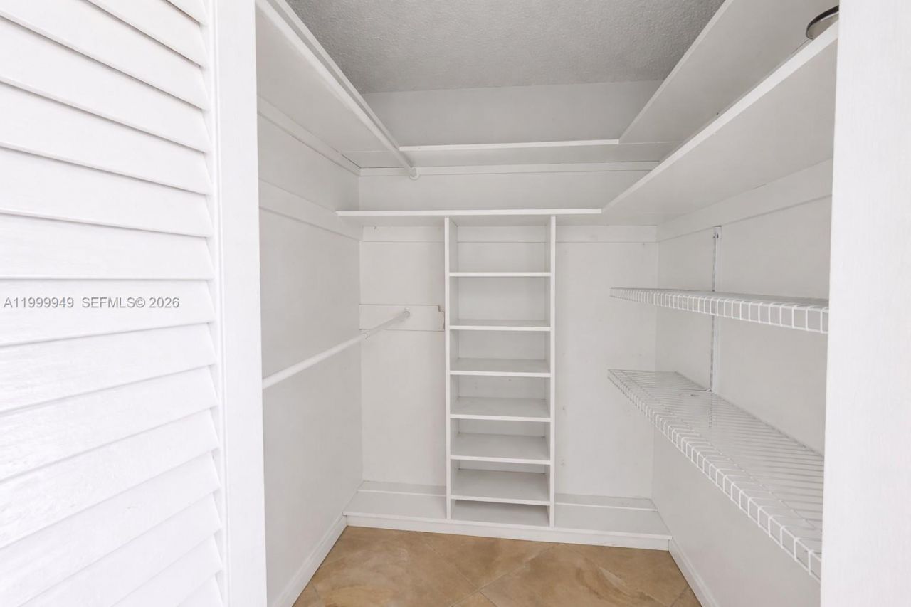 950 Hillcrest Dr, Unit 302, Hollywood, FL 33021 Photo