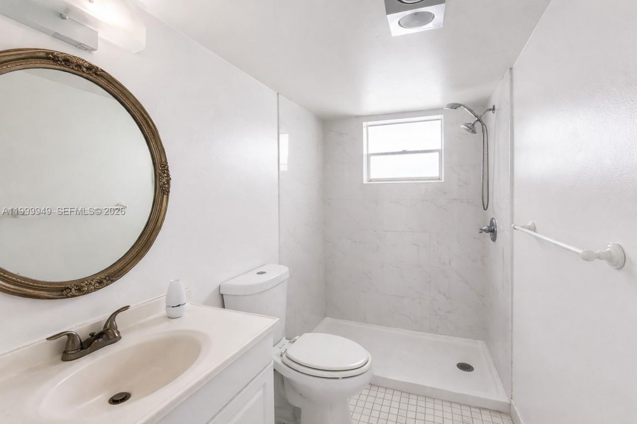 950 Hillcrest Dr, Unit 302, Hollywood, FL 33021 Photo