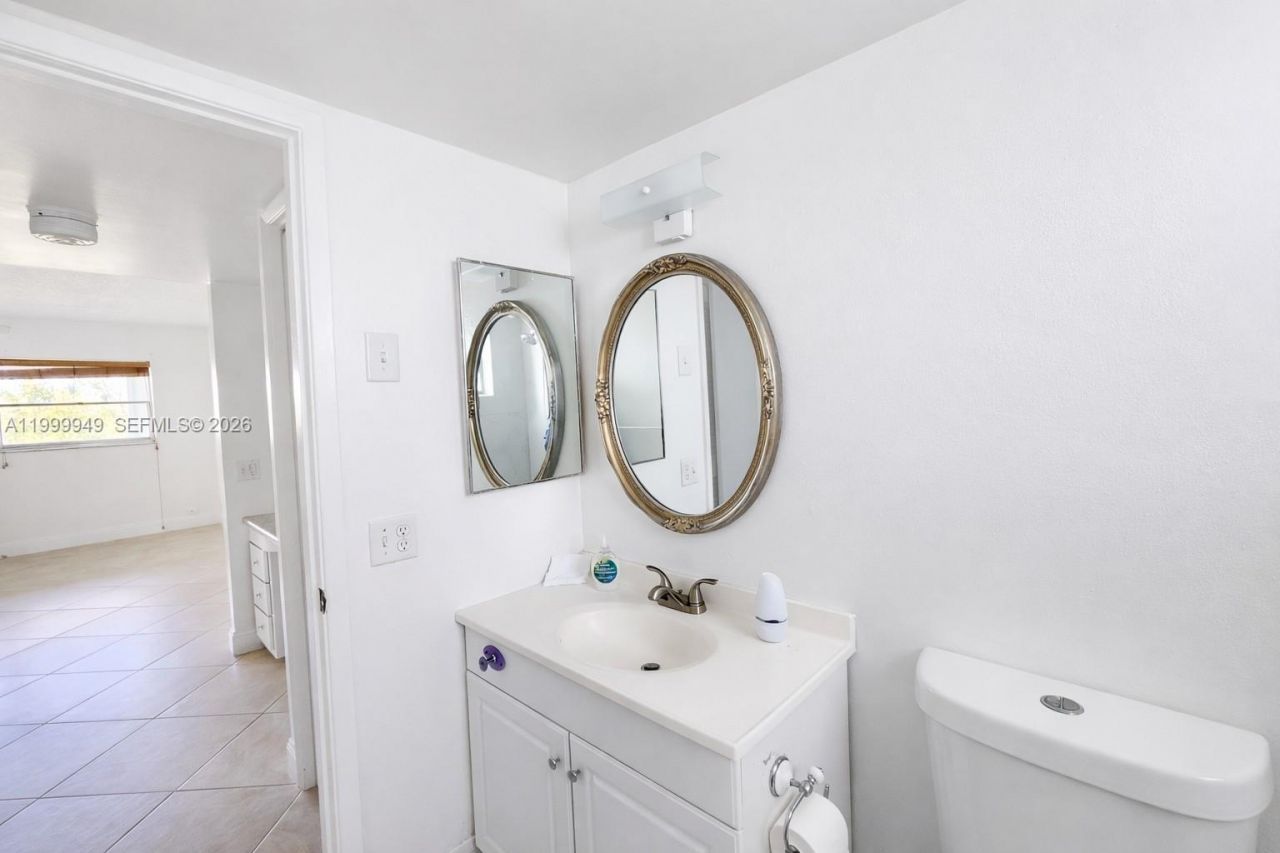 950 Hillcrest Dr, Unit 302, Hollywood, FL 33021 Photo