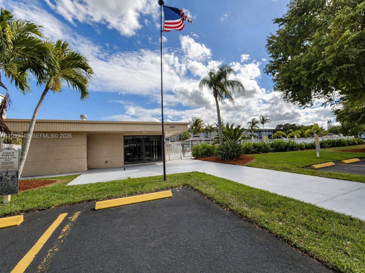 950 Hillcrest Dr, Unit 302, Hollywood, FL 33021 Photo