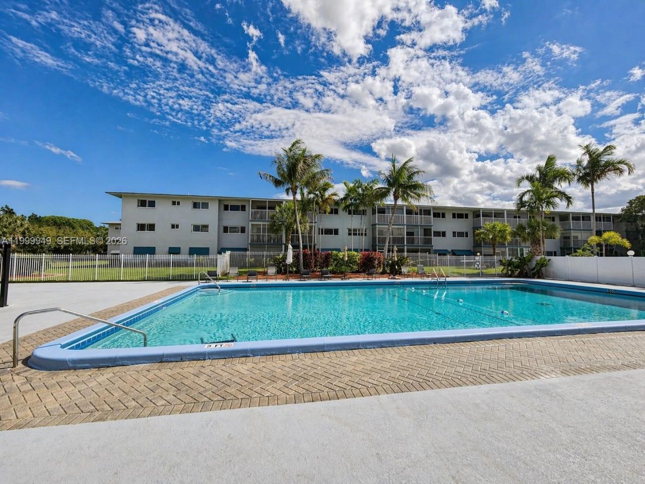 950 Hillcrest Dr, Unit 302, Hollywood, FL 33021 Photo