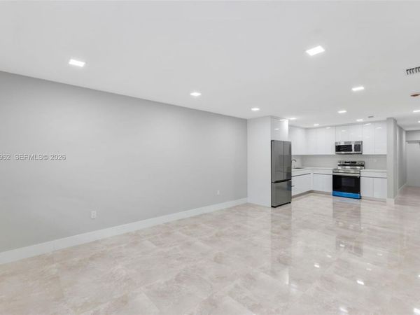 15685 SW 82nd Cir Ln, Unit 28, Miami, FL 33193