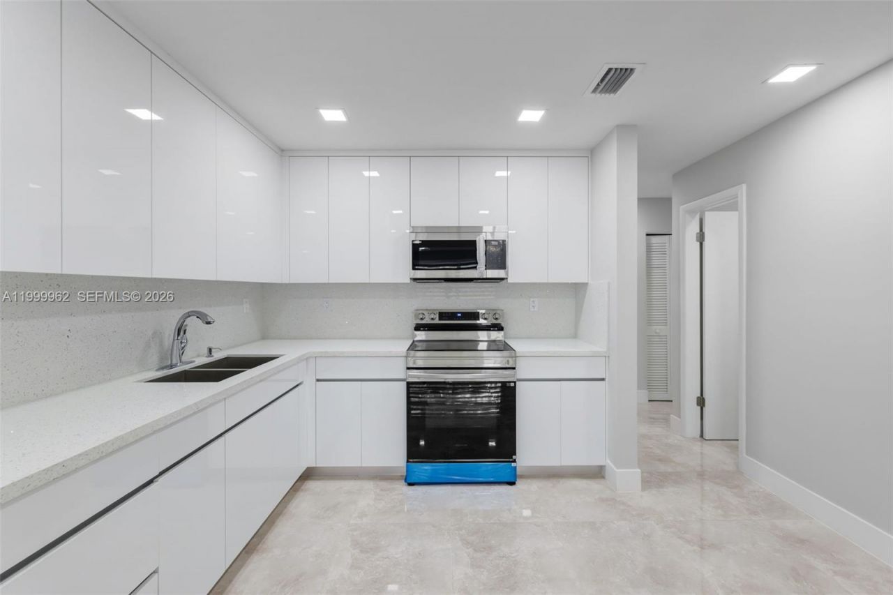 15685 SW 82nd Cir Ln, Unit 28, Miami, FL 33193 Photo