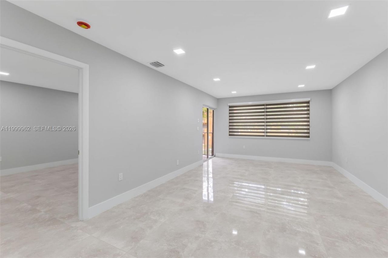 15685 SW 82nd Cir Ln, Unit 28, Miami, FL 33193 Photo