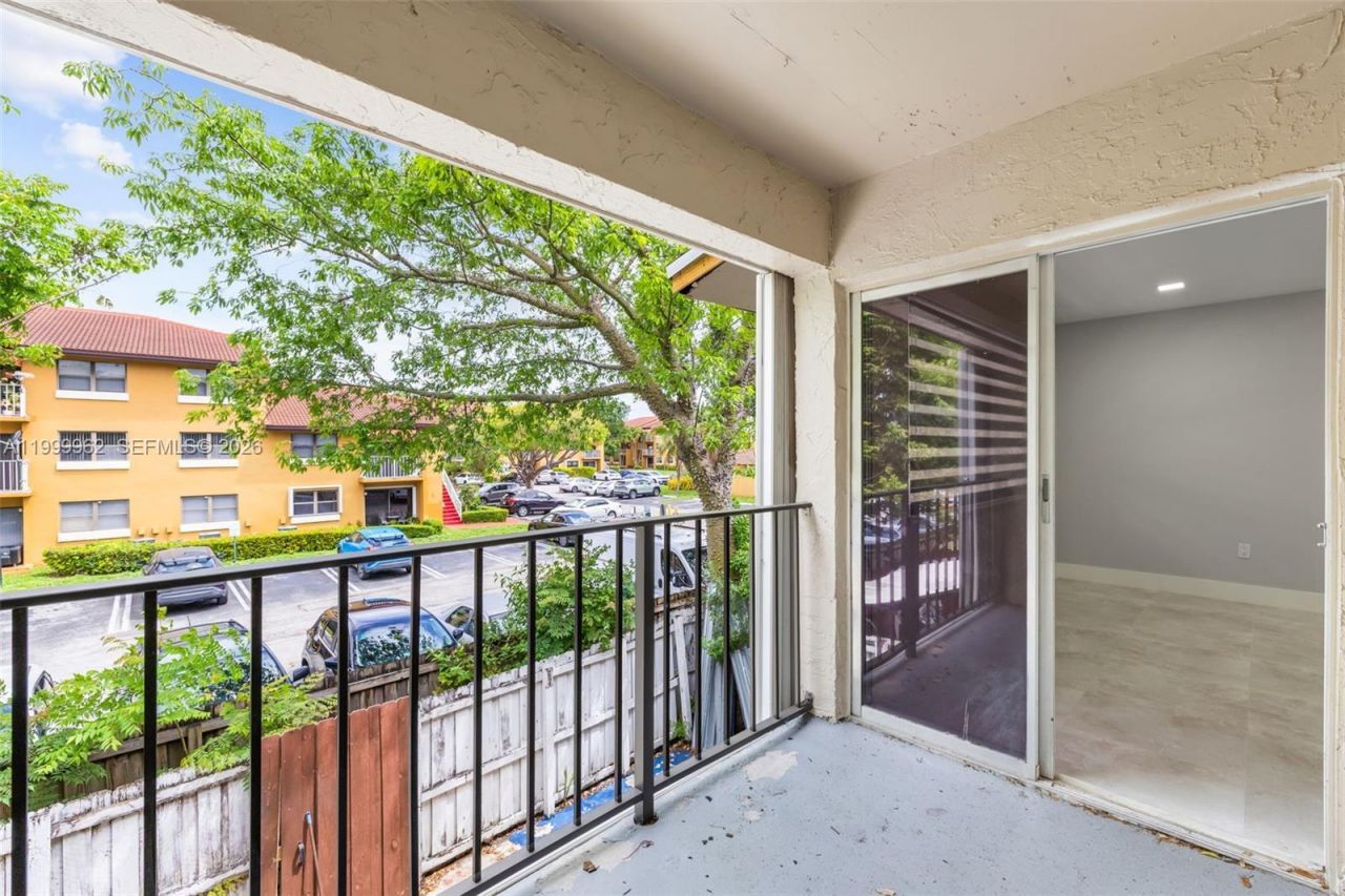 15685 SW 82nd Cir Ln, Unit 28, Miami, FL 33193 Photo