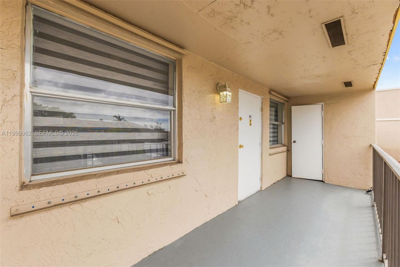 15685 SW 82nd Cir Ln, Unit 28, Miami, FL 33193 Photo