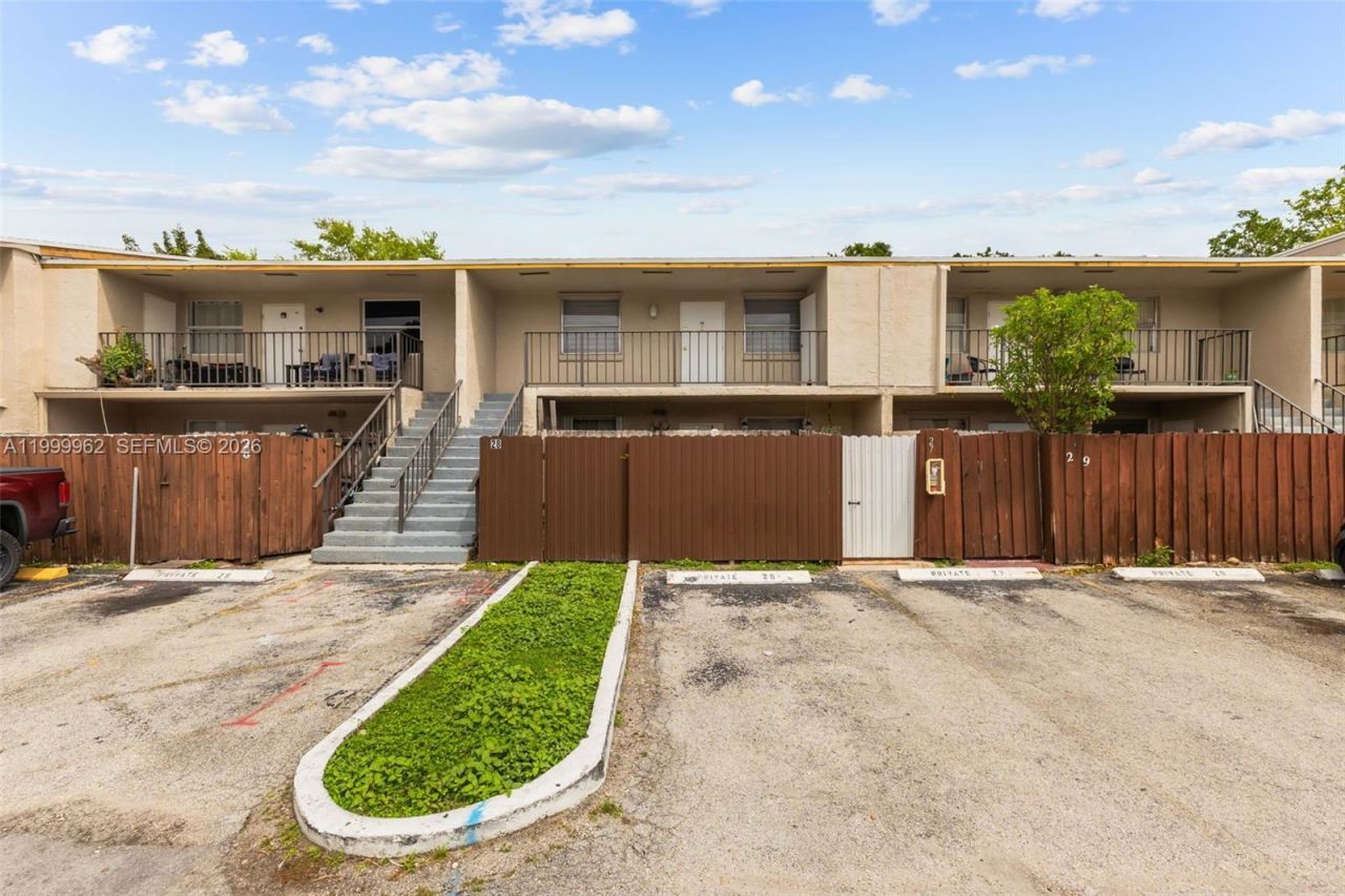 15685 SW 82nd Cir Ln, Unit 28, Miami, FL 33193 Photo