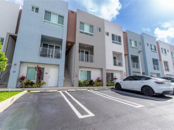 2505 NE 193rd St , Unit 4215, Miami, FL 33180