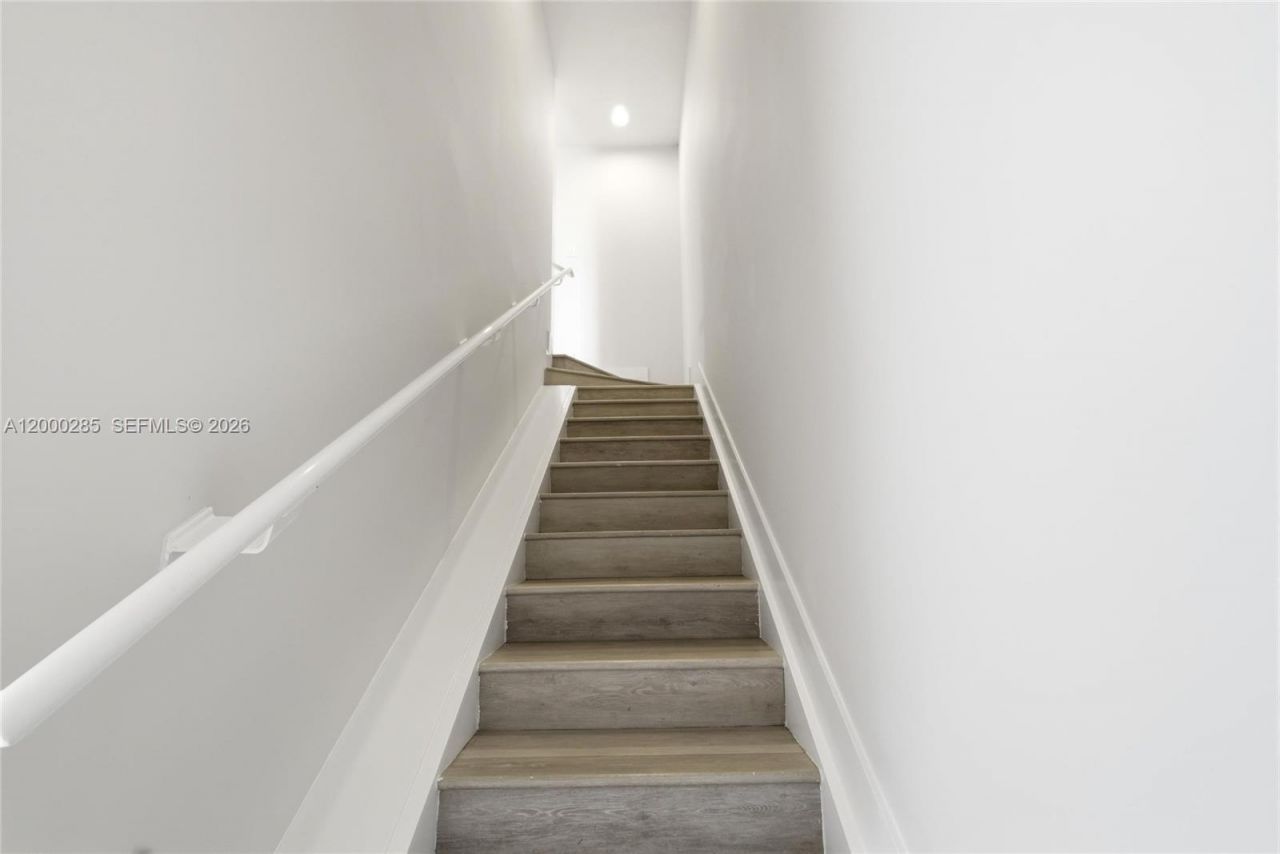 2505 NE 193rd St, Unit 4215, Miami, FL 33180 Photo