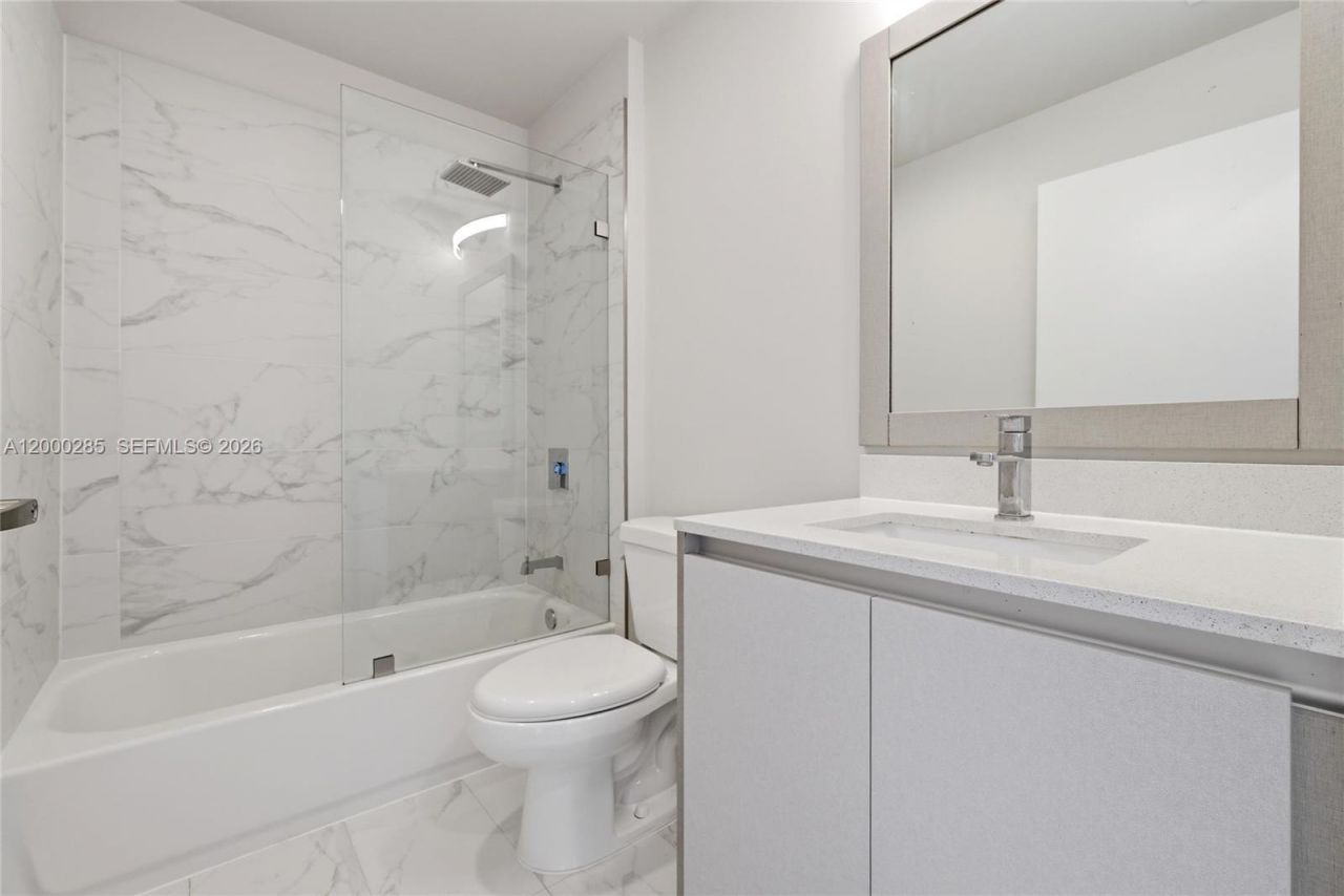 2505 NE 193rd St, Unit 4215, Miami, FL 33180 Photo