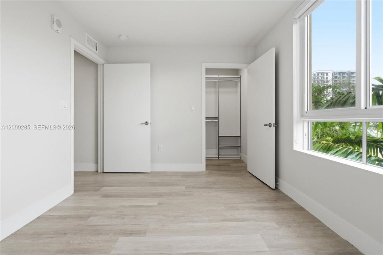 2505 NE 193rd St, Unit 4215, Miami, FL 33180 Photo