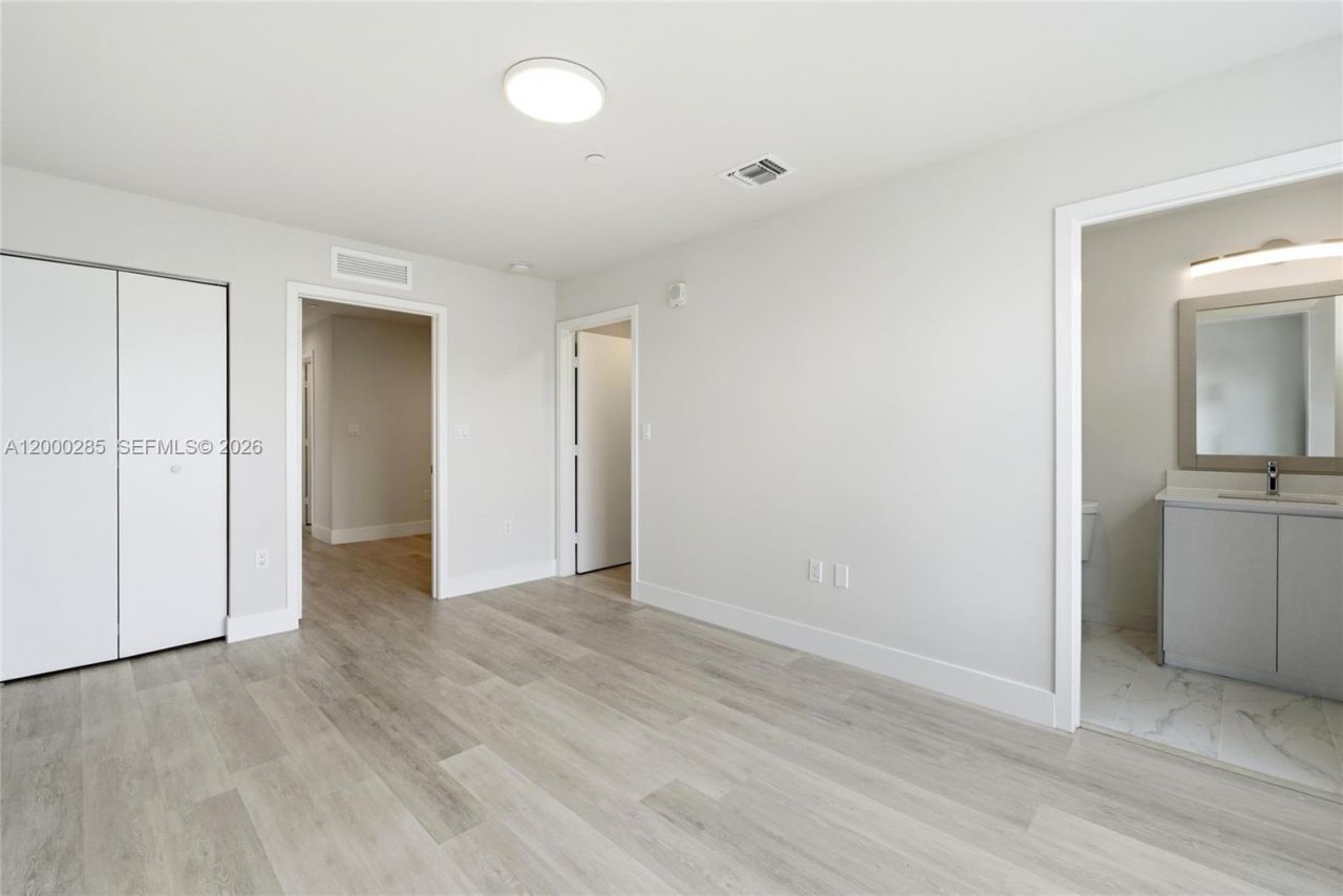 2505 NE 193rd St, Unit 4215, Miami, FL 33180 Photo