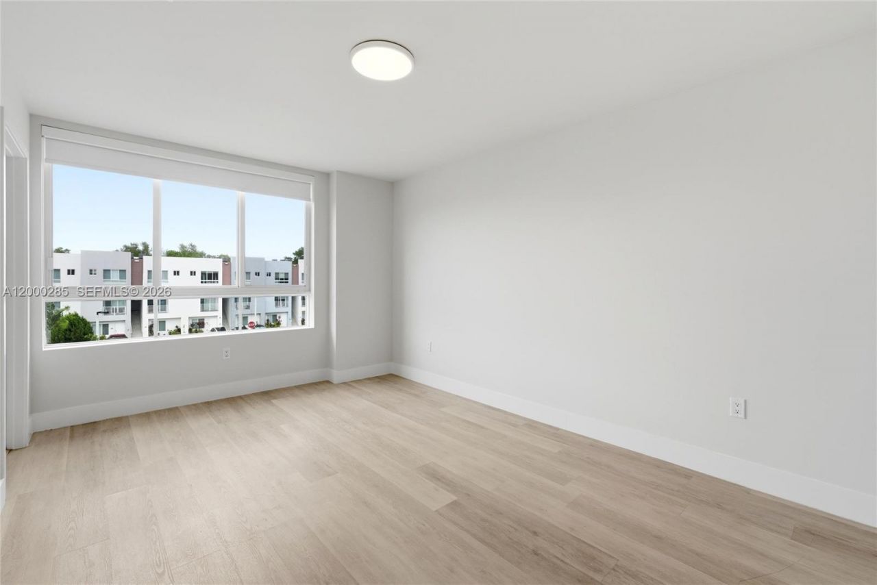 2505 NE 193rd St, Unit 4215, Miami, FL 33180 Photo