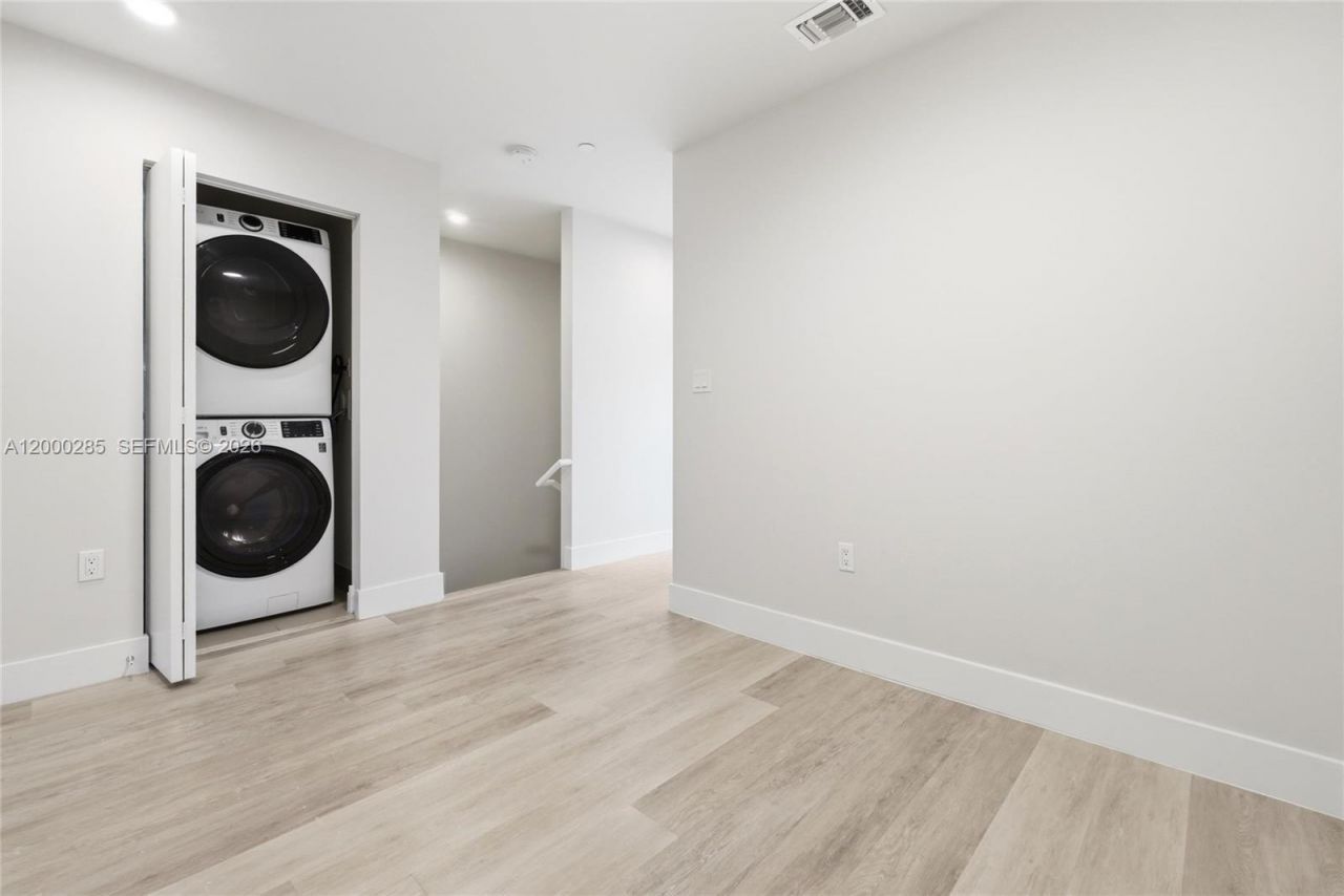 2505 NE 193rd St, Unit 4215, Miami, FL 33180 Photo