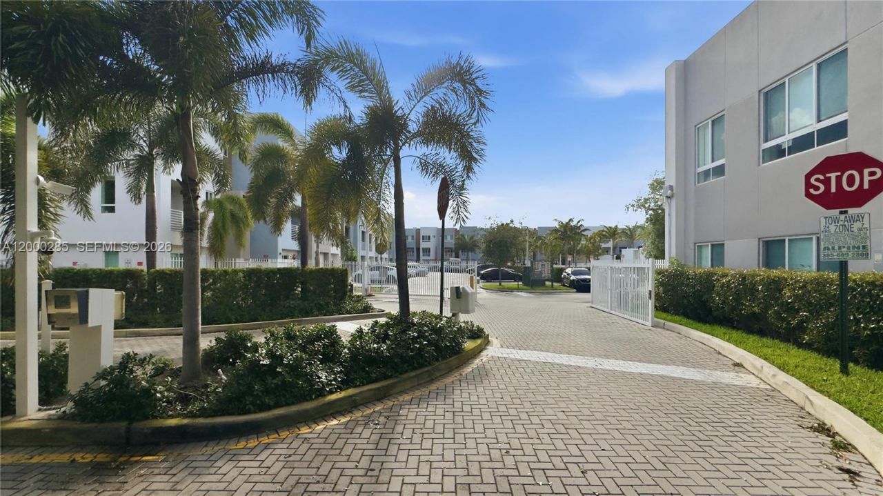 2505 NE 193rd St, Unit 4215, Miami, FL 33180 Photo