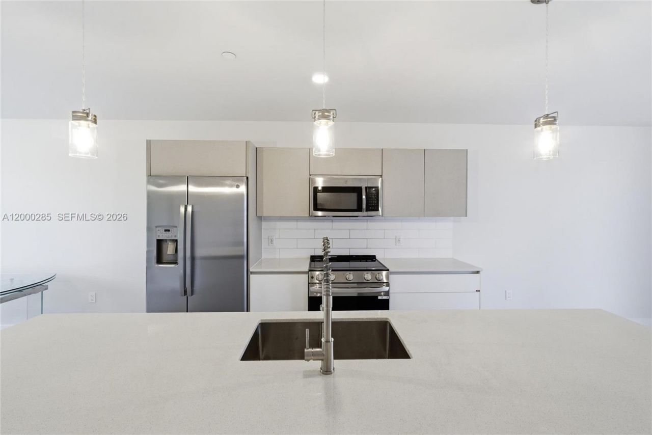 2505 NE 193rd St, Unit 4215, Miami, FL 33180 Photo