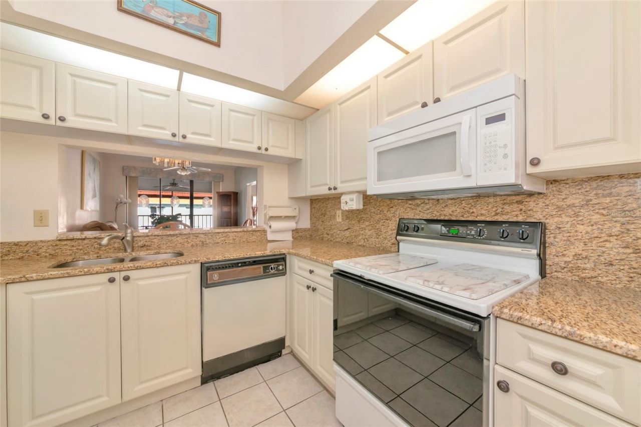 4425 45th Avenue W, Unit 202, Bradenton, FL 34210 Photo