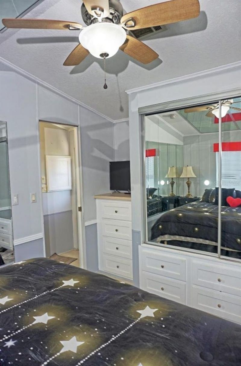 21183 Lazy Days Circle, Lutz, FL 33558 Photo