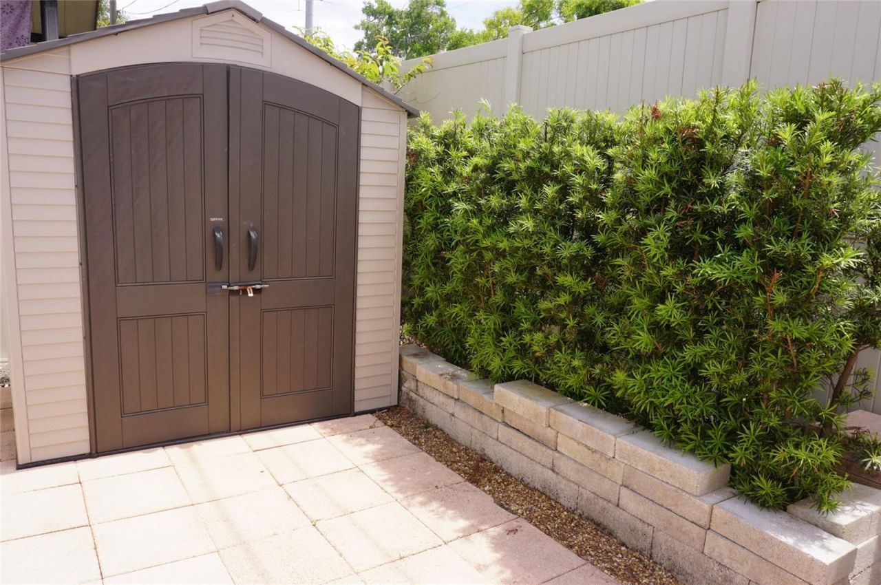 21183 Lazy Days Circle, Lutz, FL 33558 Photo