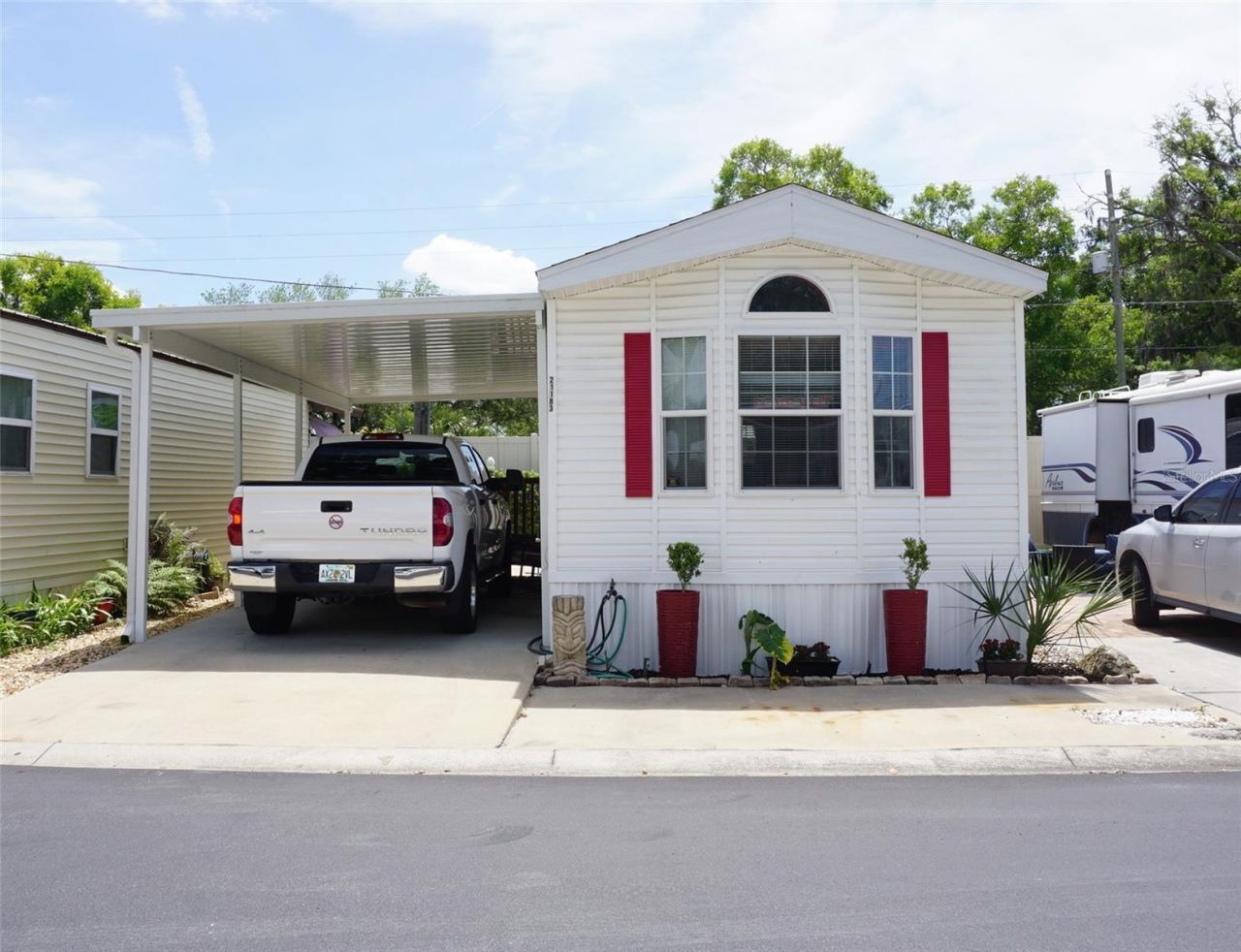 21183 Lazy Days Circle, Lutz, FL 33558 Photo