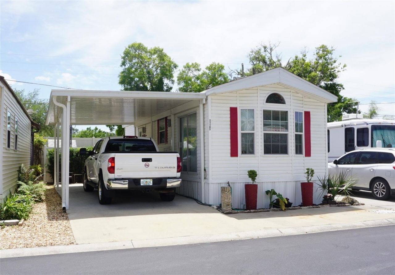 21183 Lazy Days Circle, Lutz, FL 33558 Photo