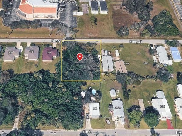 933 HENRY STREET, PUNTA GORDA, FL 33950