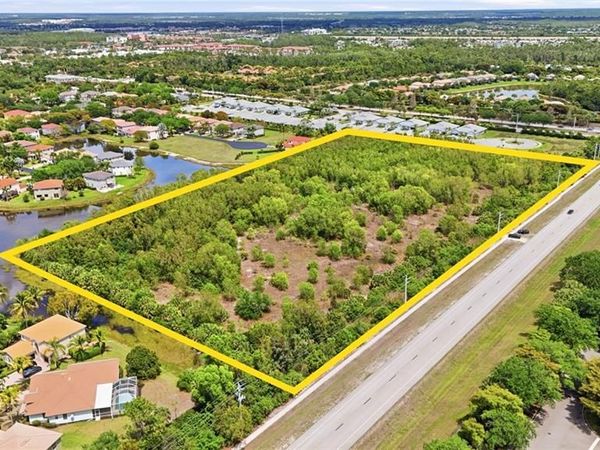 Williams RD , ESTERO, FL 33928