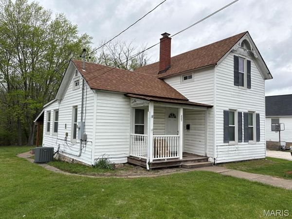 227 S State Highway 47 , Warrenton, MO 63383