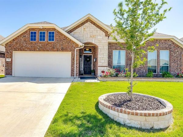 729 Franklin Drive, Joshua, TX 76058