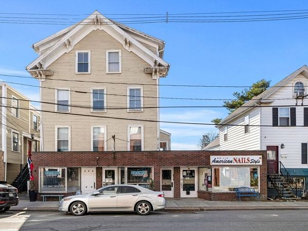 126 Pleasant St, Marblehead, MA 01945