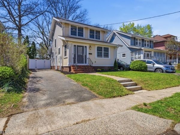 157 Freeman St, Woodbridge, NJ 07095