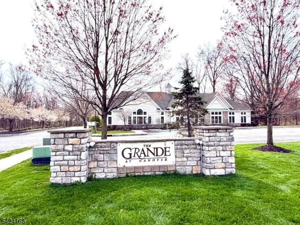 607 Brook Hollow Dr, Hanover, NJ 07981