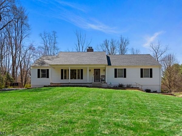 60 W Springtown Rd, Washington, NJ 07853