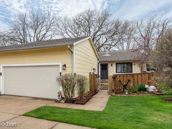 6856 Juneberry Avenue , Woodridge, IL 60517