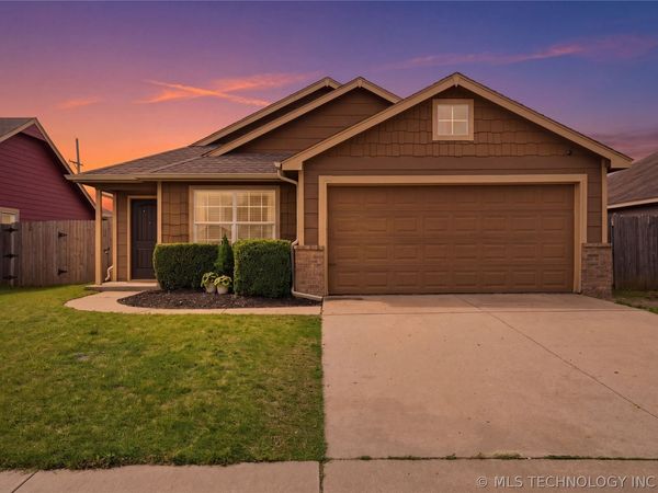 8734 E 160th Place S, Bixby, OK 74008