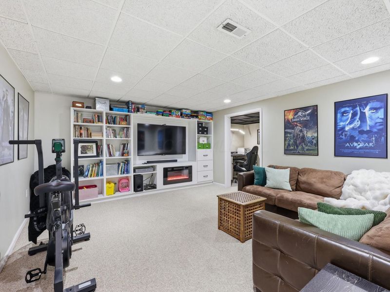 8392 Cliffthorne Way , Columbus, OH 43235 Photo 24