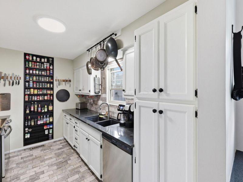 8392 Cliffthorne Way , Columbus, OH 43235 Photo 7