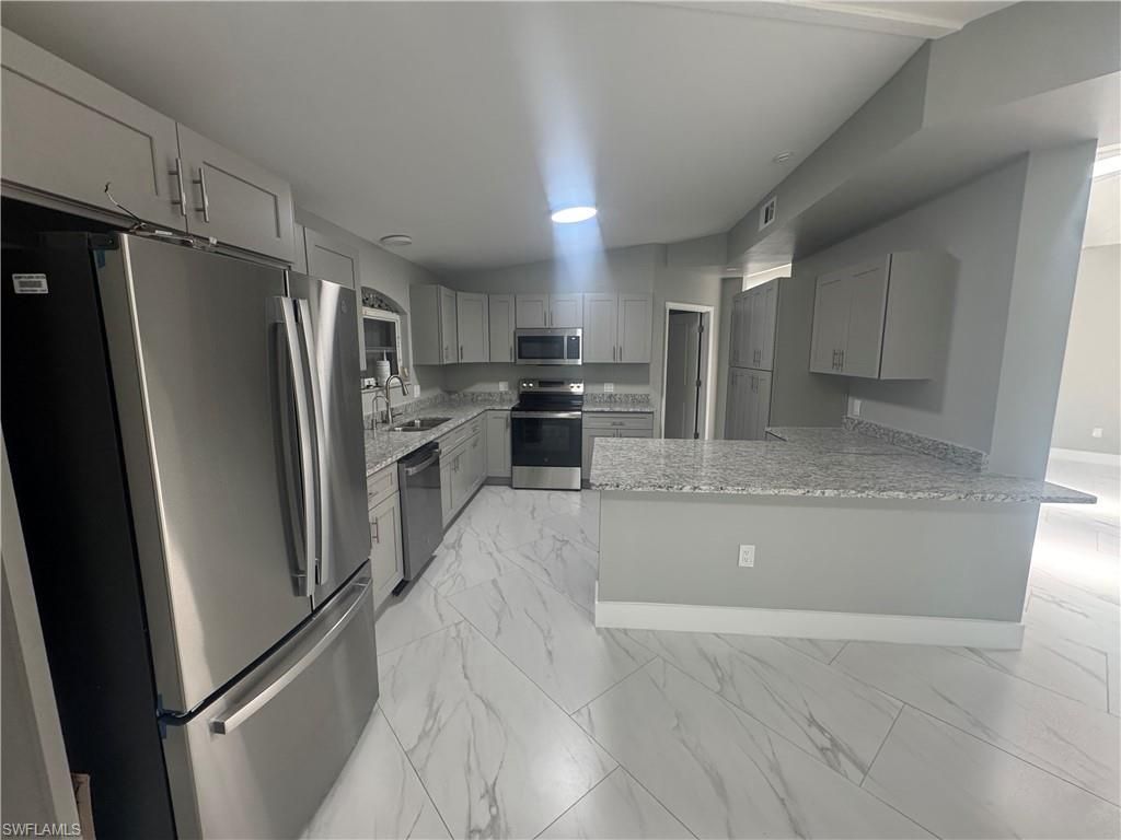 2400 Barcelona Ave, Fort Myers, FL 33905 Photo