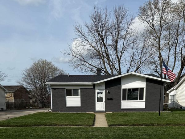 2916 Wilson Avenue, Lansing, MI 48906