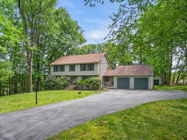 16 Berkeley Street, Pelham, NH 03076