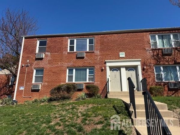 88 Fox Road, Edison, NJ 08817