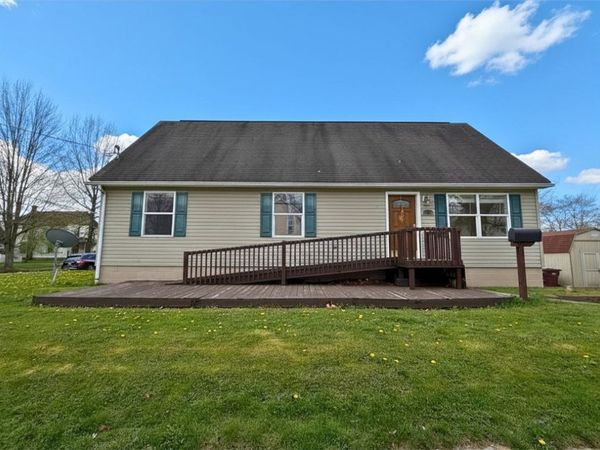 402 W Poplar Street, Grove City, PA 16127