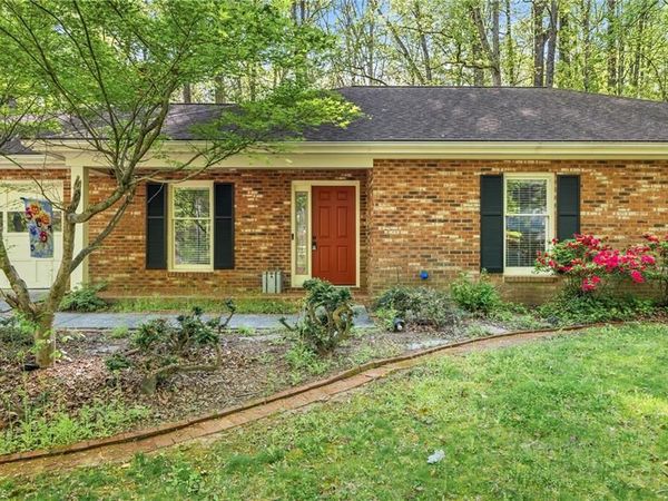 457 Valleymeade Drive , Kernersville, NC 27284