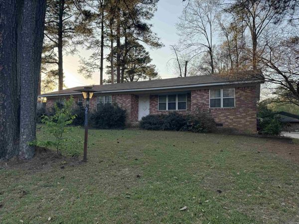 216 W 14th St, Smackover, AR 71762