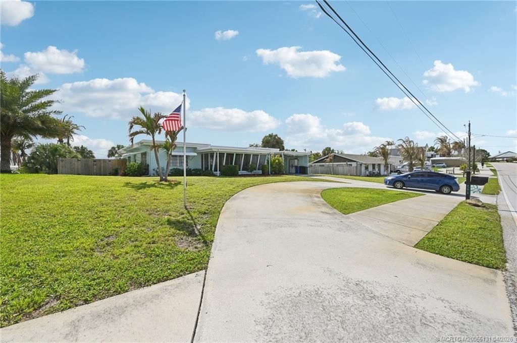 4274 NE Skyline Drive, Jensen Beach, FL 34957 Photo