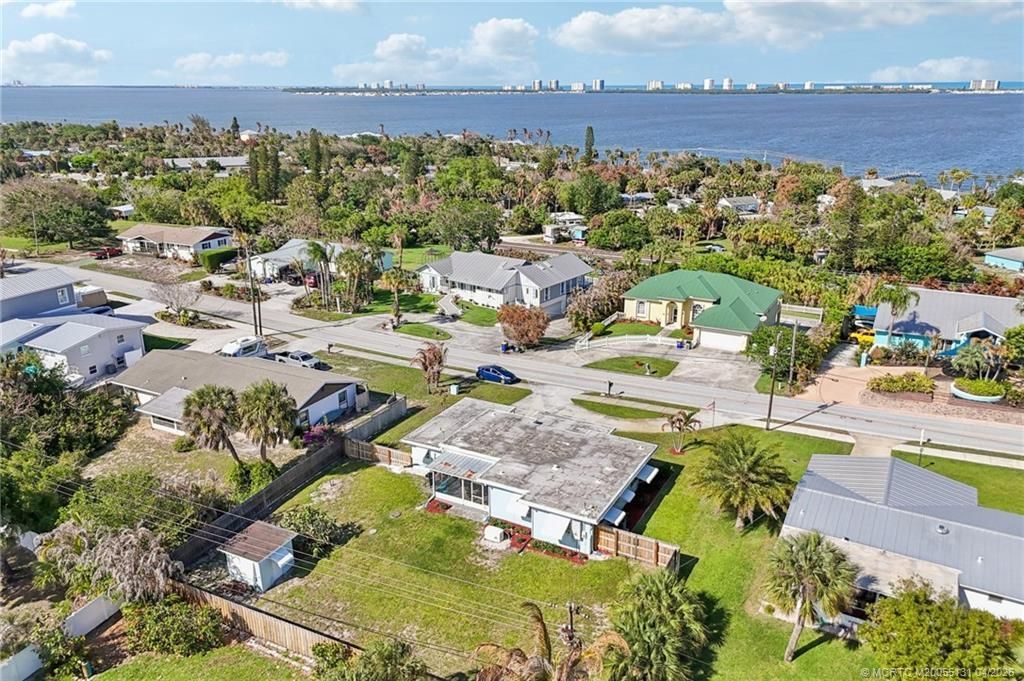 4274 NE Skyline Drive, Jensen Beach, FL 34957 Photo