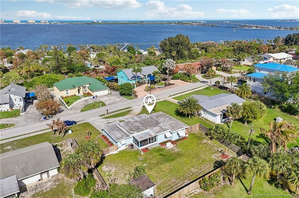 4274 NE Skyline Drive, Jensen Beach, FL 34957 Photo