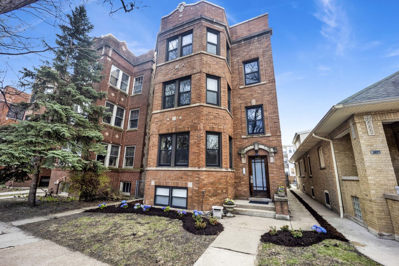 1625 W Catalpa Avenue, Unit 1, Chicago, IL 60640 Main Photo