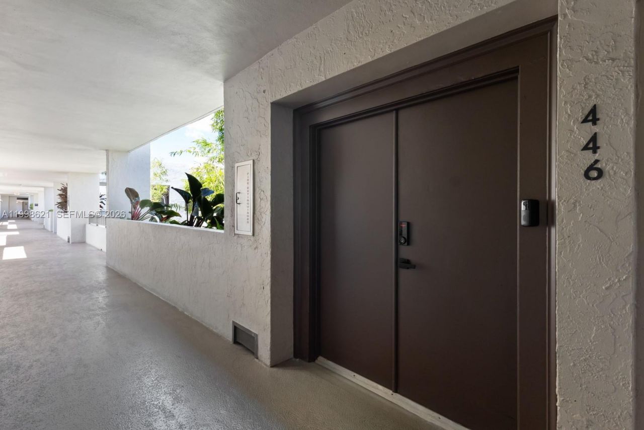 141 Crandon Blvd , Unit 446, Key Biscayne, FL 33149 Photo