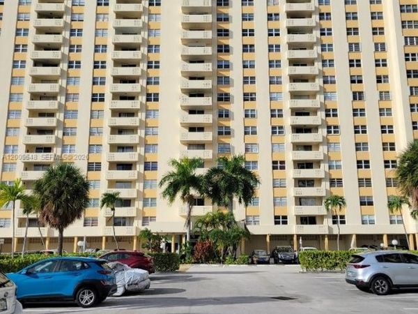 1833 S Ocean Dr, Unit 307, Hallandale Beach, FL 33009